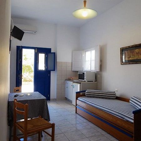 Evgenia Rooms And Apartments Folegandros Town Exterior photo