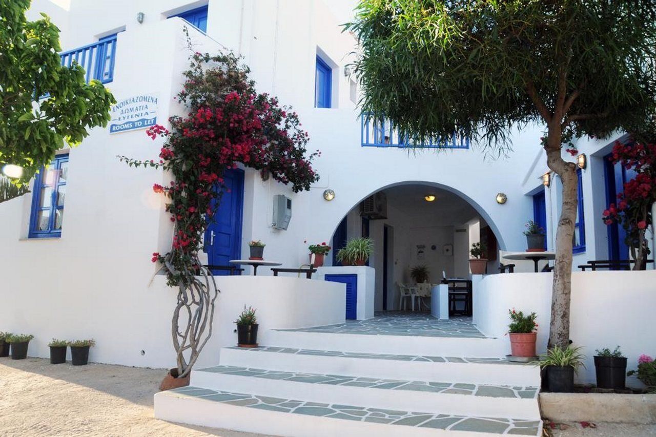 Evgenia Rooms And Apartments Folegandros Town Exterior photo