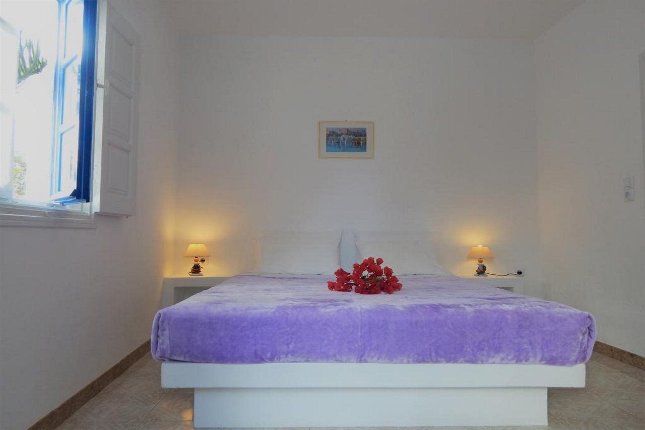 Evgenia Rooms And Apartments Folegandros Town Exterior photo
