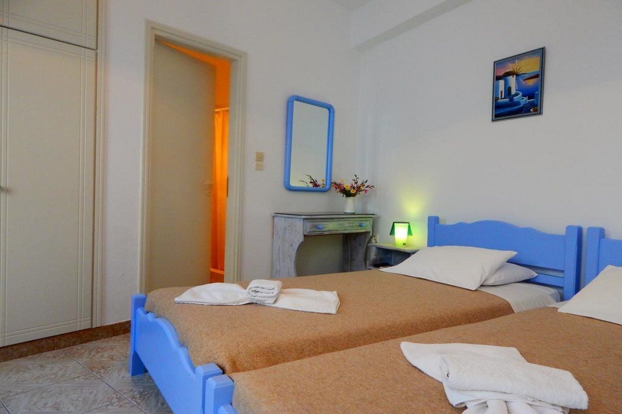 Evgenia Rooms And Apartments Folegandros Town Exterior photo